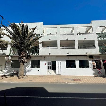 Corralejo Coliving By Amazzzing Travel Hostel Exterior photo