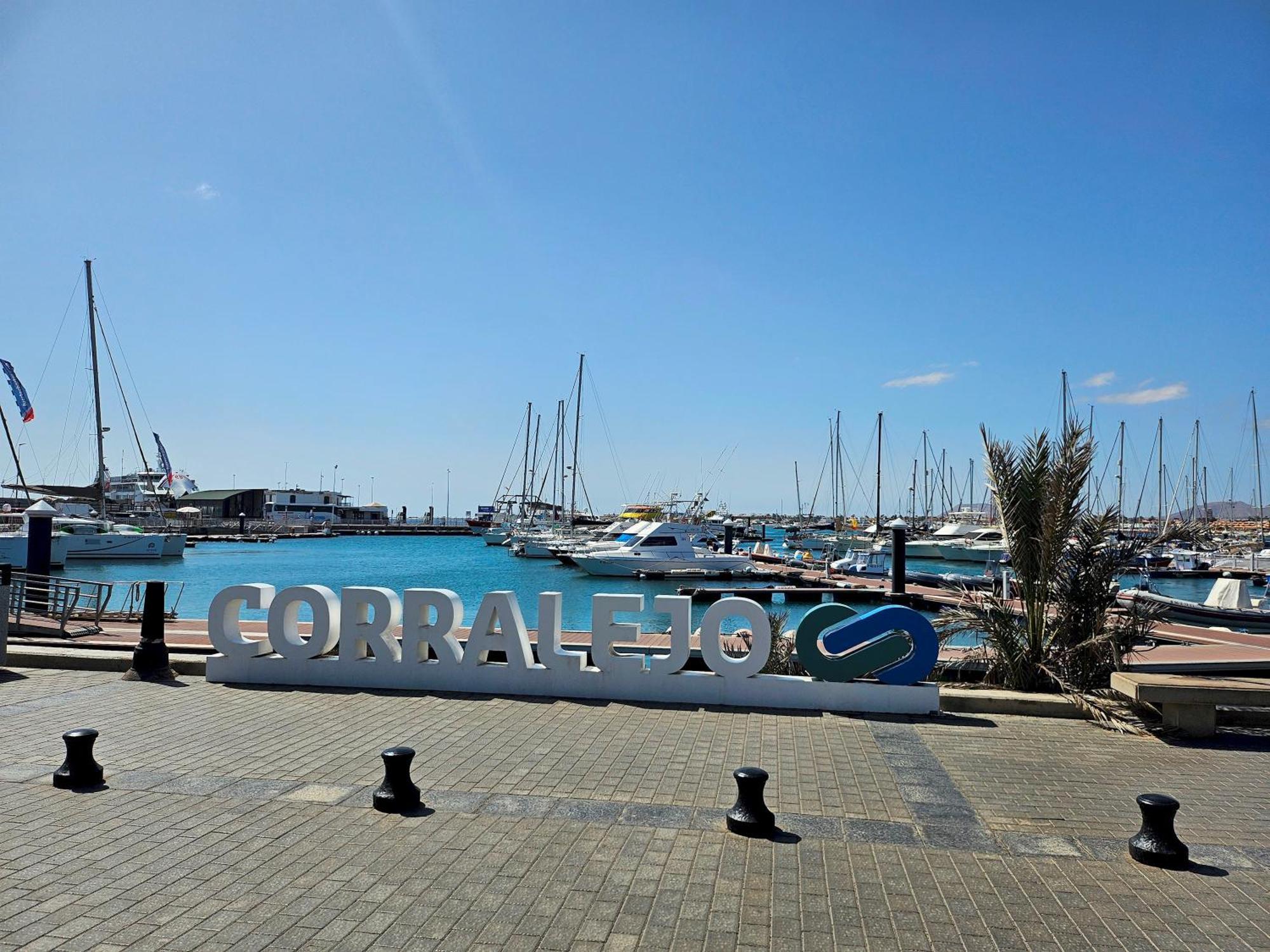 Corralejo Coliving By Amazzzing Travel Hostel Exterior photo